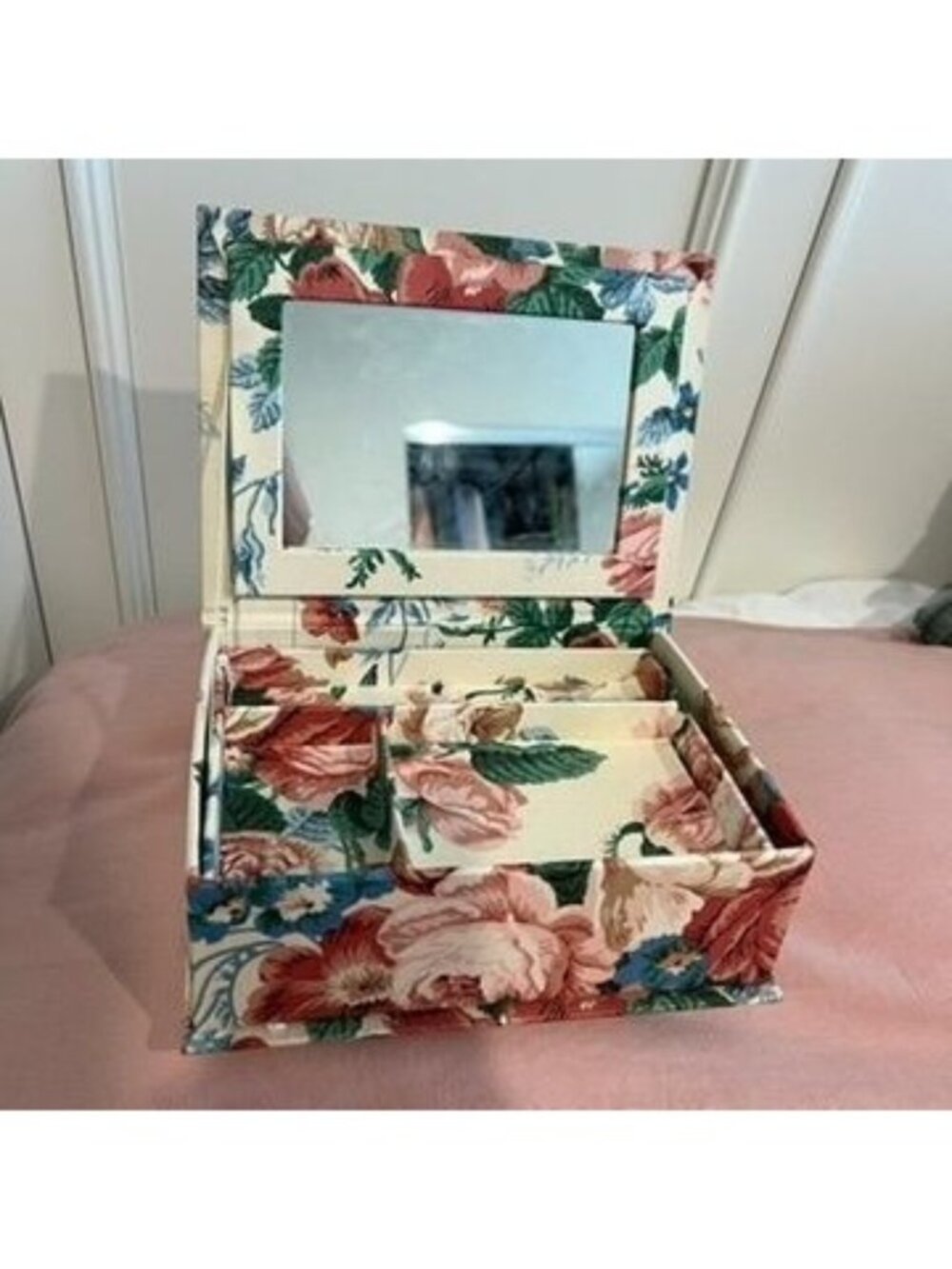 Beautiful Vintage Floral Jewelry Box